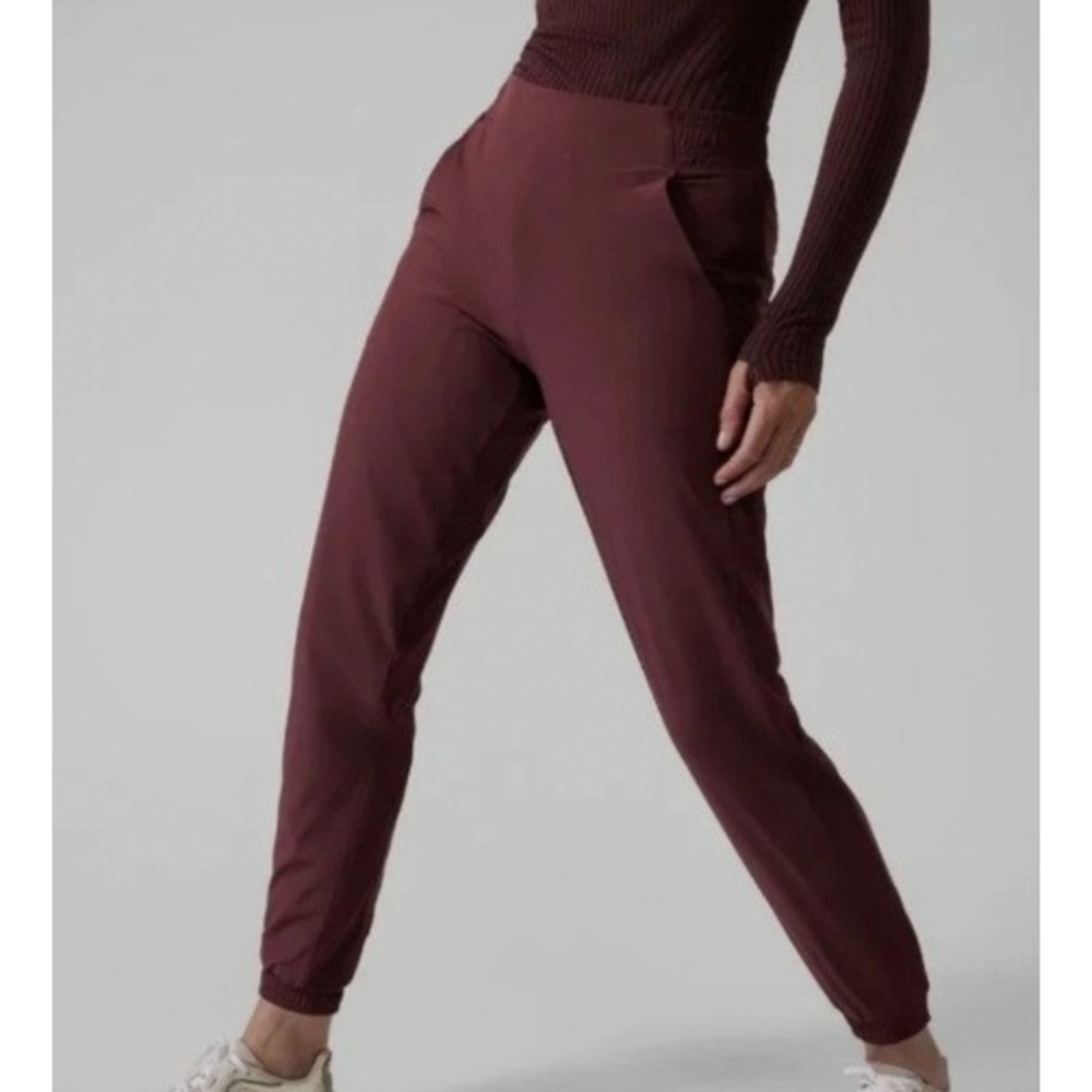 Athleta Brooklyn Lined Jogger Burgundy Purple Athleisure Hiking Pants Womens 8